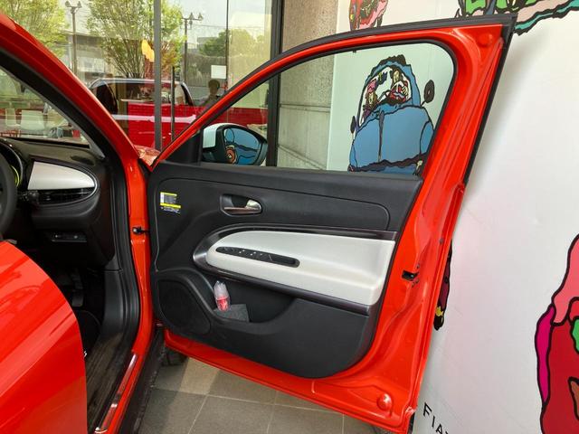 ６００ｅ 　ＥＴＣ　デジタルミラー　ホワイトミラーカバー　１８インチ純正ホイール　レザーシート　シートヒーター　ＬＥＤヘッドライト　ＡｐｐｌｅＣａｒＰｌａｙ／ＡｎｄｒｏｉｄＡｕｔｏ（41枚目）