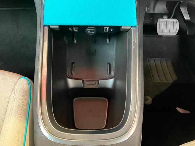 ６００ｅ 　ＥＴＣ　デジタルミラー　ホワイトミラーカバー　１８インチ純正ホイール　レザーシート　シートヒーター　ＬＥＤヘッドライト　ＡｐｐｌｅＣａｒＰｌａｙ／ＡｎｄｒｏｉｄＡｕｔｏ（49枚目）