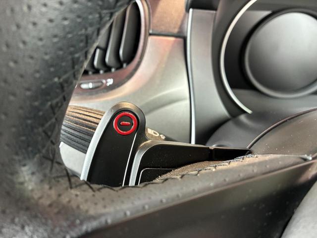 アバルト５９５Ｃ ツーリズモ　ＥＴＣ車載器　ドライブレコーダ　ＡＢＳ　ＥＳＣ　ミュージックプレイヤー接続可　ＵＳＢ　オートエアコン　キーレスエントリー　レザーシート　１７インチアルミホイール（38枚目）
