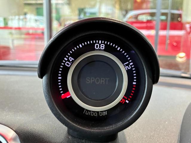 アバルト５９５Ｃ ツーリズモ　ＥＴＣ車載器　ドライブレコーダ　ＡＢＳ　ＥＳＣ　ミュージックプレイヤー接続可　ＵＳＢ　オートエアコン　キーレスエントリー　レザーシート　１７インチアルミホイール（39枚目）
