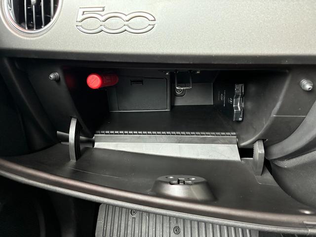 アバルト５９５Ｃ ツーリズモ　ＥＴＣ車載器　ドライブレコーダ　ＡＢＳ　ＥＳＣ　ミュージックプレイヤー接続可　ＵＳＢ　オートエアコン　キーレスエントリー　レザーシート　１７インチアルミホイール（47枚目）