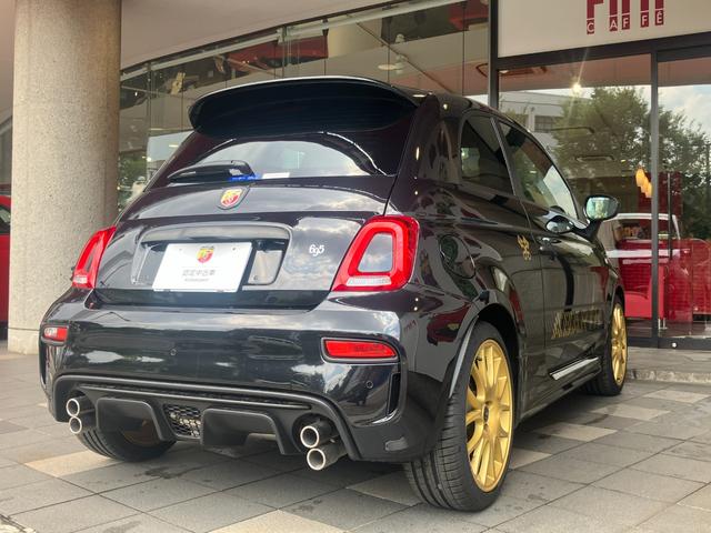 アバルト６９５ コンペティツィオーネ　７５°ＡＮＮＩＶＥＲＳＡＲＩＯ　全国限定１００台（9枚目）