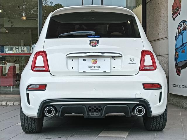 アバルト５９５ ツーリズモ　ブラウンレザーシート　純正ナビゲーション　バックカメラ　ドライブレコーダー　ＥＴＣ車載器（8枚目）