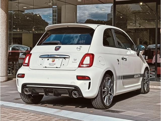 アバルト595 ツーリズモ ブラウンレザーシート 純正ナビゲーション バックカメラ パドルシフト キセノンヘッドライト(7枚目)