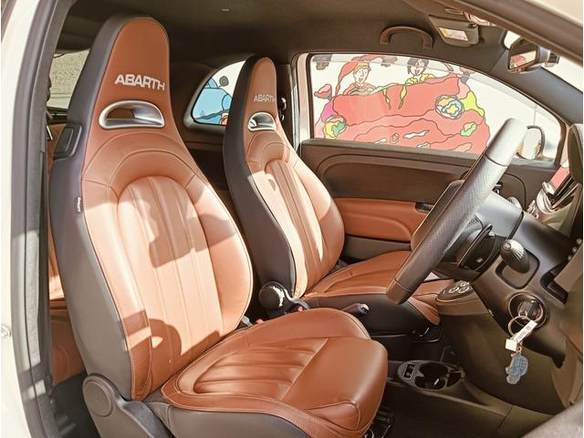 アバルト595 ツーリズモ ブラウンレザーシート 純正ナビゲーション バックカメラ パドルシフト キセノンヘッドライト(10枚目)