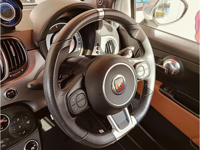 アバルト595 ツーリズモ ブラウンレザーシート 純正ナビゲーション バックカメラ パドルシフト キセノンヘッドライト(16枚目)