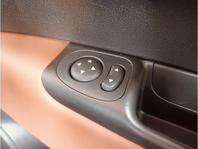 アバルト595 ツーリズモ ブラウンレザーシート 純正ナビゲーション バックカメラ パドルシフト キセノンヘッドライト(28枚目)