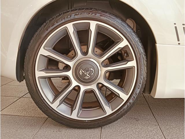 アバルト595 ツーリズモ ブラウンレザーシート 純正ナビゲーション バックカメラ パドルシフト キセノンヘッドライト(46枚目)