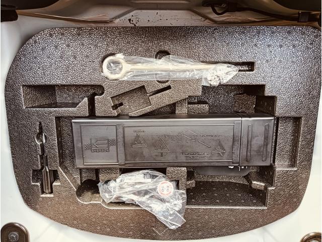 アバルト595 ツーリズモ ブラウンレザーシート 純正ナビゲーション バックカメラ パドルシフト キセノンヘッドライト(48枚目)