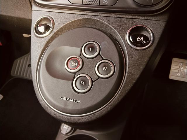 アバルト595C ツーリズモ 電動オープントップ ブラウンレザーシート 純正ナビゲーション バックカメラ(17枚目)