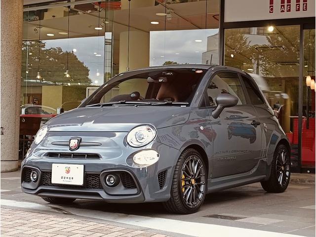 アバルト595 コンペティツィオーネ メイクユアスコーピオン 専用色グリジオピスタ イエローキャリパー ブラウンインテイリア(3枚目)