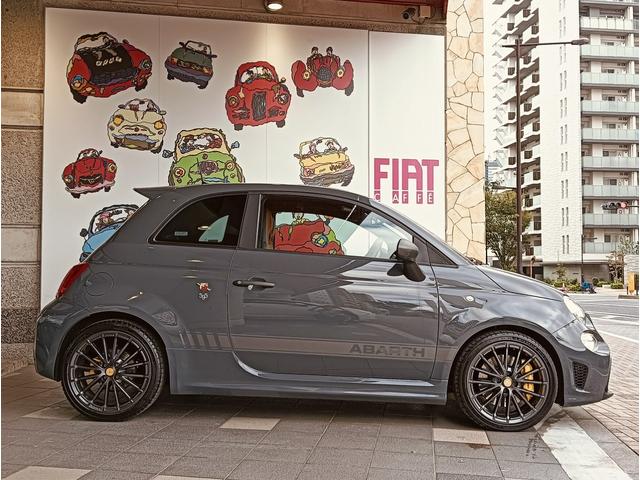 アバルト595 コンペティツィオーネ メイクユアスコーピオン 専用色グリジオピスタ イエローキャリパー ブラウンインテイリア(4枚目)