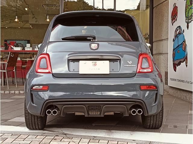 アバルト595 コンペティツィオーネ メイクユアスコーピオン 専用色グリジオピスタ イエローキャリパー ブラウンインテイリア(8枚目)