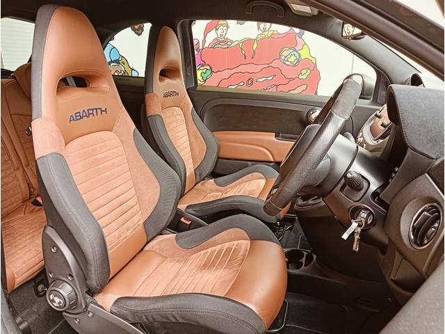 アバルト595 コンペティツィオーネ メイクユアスコーピオン 専用色グリジオピスタ イエローキャリパー ブラウンインテイリア(10枚目)