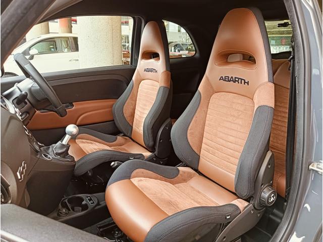 アバルト595 コンペティツィオーネ メイクユアスコーピオン 専用色グリジオピスタ イエローキャリパー ブラウンインテイリア(11枚目)
