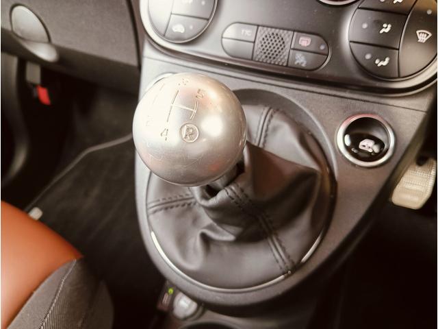 アバルト595 コンペティツィオーネ メイクユアスコーピオン 専用色グリジオピスタ イエローキャリパー ブラウンインテイリア(15枚目)