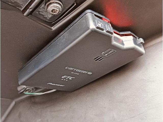 アバルト595 コンペティツィオーネ メイクユアスコーピオン 専用色グリジオピスタ イエローキャリパー ブラウンインテイリア(19枚目)