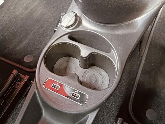 アバルト595 コンペティツィオーネ メイクユアスコーピオン 専用色グリジオピスタ イエローキャリパー ブラウンインテイリア(24枚目)