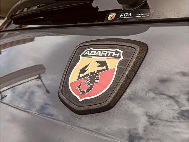 アバルト595 コンペティツィオーネ メイクユアスコーピオン 専用色グリジオピスタ イエローキャリパー ブラウンインテイリア(29枚目)