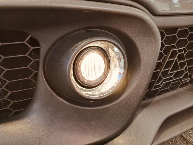 アバルト595 コンペティツィオーネ メイクユアスコーピオン 専用色グリジオピスタ イエローキャリパー ブラウンインテイリア(32枚目)