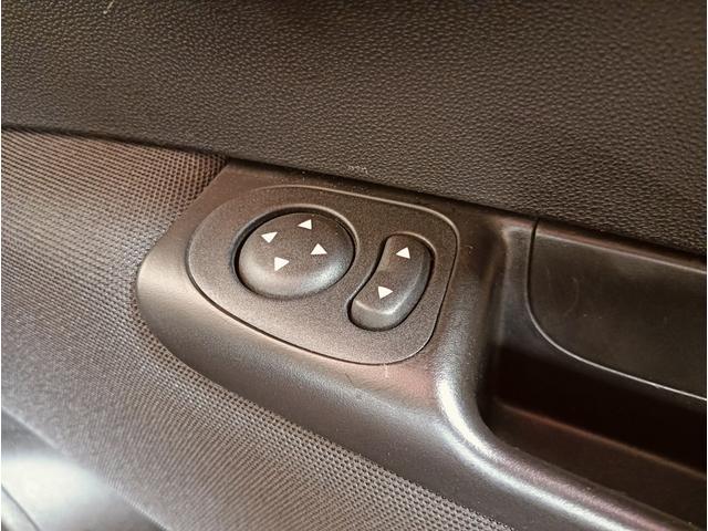 アバルト595 ピスタ 5速マニュアル レコードモンツァマフラー キセノンヘッドライト ETC車載器(24枚目)