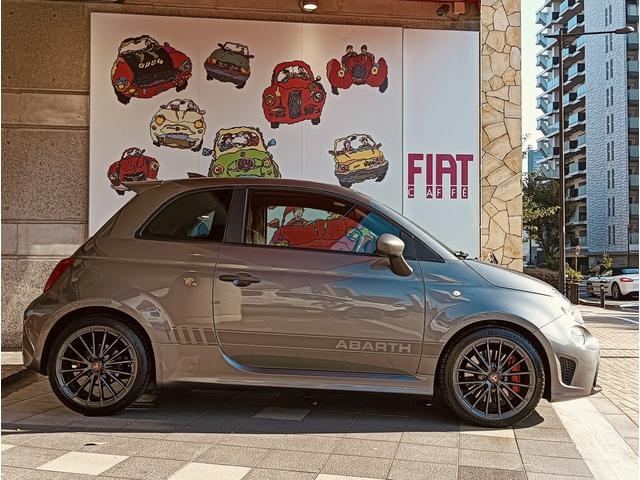 アバルト５９５ コンペティツィオーネ　左ハンドル　５速マニュアル　ブレンボ製キャリパー　スパルコ製バケットシート　ドライブレコーダー（5枚目）