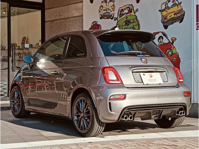 アバルト５９５ コンペティツィオーネ　左ハンドル　５速マニュアル　ブレンボ製キャリパー　スパルコ製バケットシート　ドライブレコーダー（7枚目）