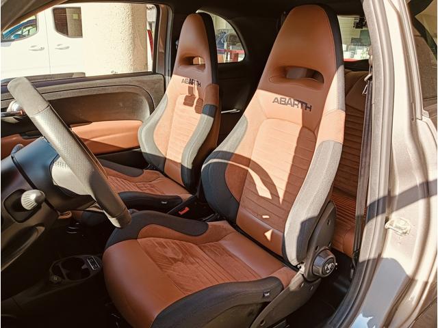 アバルト５９５ コンペティツィオーネ　左ハンドル　５速マニュアル　ブレンボ製キャリパー　スパルコ製バケットシート　ドライブレコーダー（11枚目）