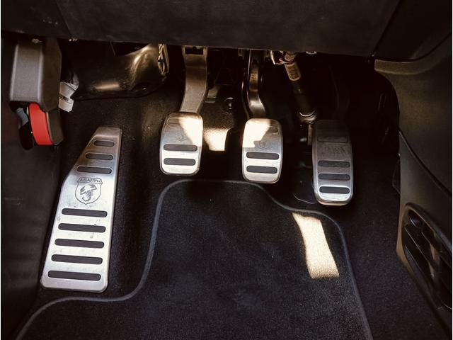 アバルト５９５ コンペティツィオーネ　左ハンドル　５速マニュアル　ブレンボ製キャリパー　スパルコ製バケットシート　ドライブレコーダー（29枚目）