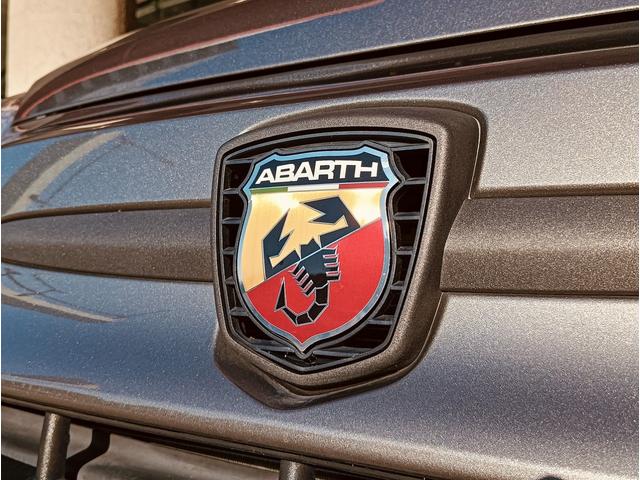 アバルト５９５ コンペティツィオーネ　左ハンドル　５速マニュアル　ブレンボ製キャリパー　スパルコ製バケットシート　ドライブレコーダー（30枚目）