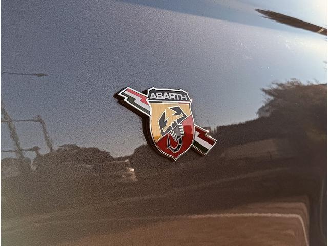 アバルト５９５ コンペティツィオーネ　左ハンドル　５速マニュアル　ブレンボ製キャリパー　スパルコ製バケットシート　ドライブレコーダー（31枚目）