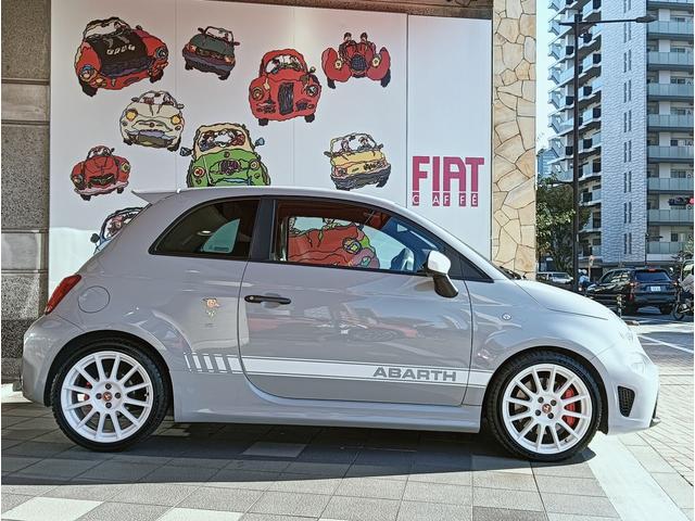 アバルト595 エッセエッセ アクラボビッチマフラー 専用デザイン純正17アルミ 専用表皮バケットシート ETC車載器 ドライブレコーダー(4枚目)