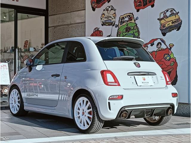 アバルト595 エッセエッセ アクラボビッチマフラー 専用デザイン純正17アルミ 専用表皮バケットシート ETC車載器 ドライブレコーダー(6枚目)