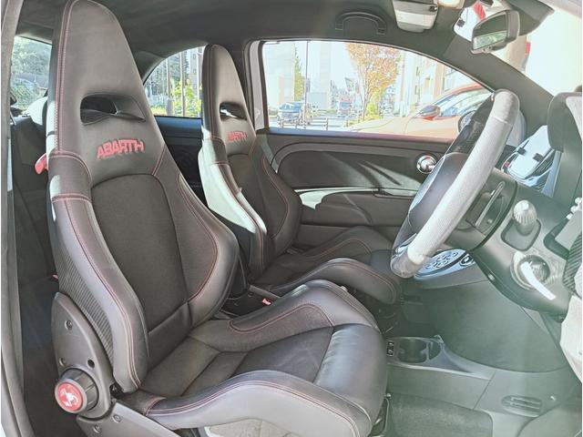 アバルト595 エッセエッセ アクラボビッチマフラー 専用デザイン純正17アルミ 専用表皮バケットシート ETC車載器 ドライブレコーダー(10枚目)