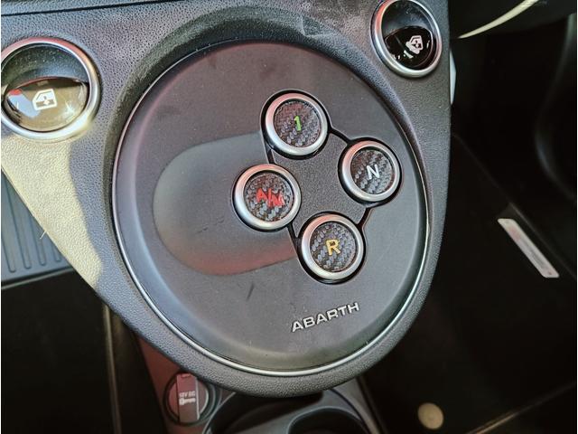 アバルト595 エッセエッセ アクラボビッチマフラー 専用デザイン純正17アルミ 専用表皮バケットシート ETC車載器 ドライブレコーダー(16枚目)