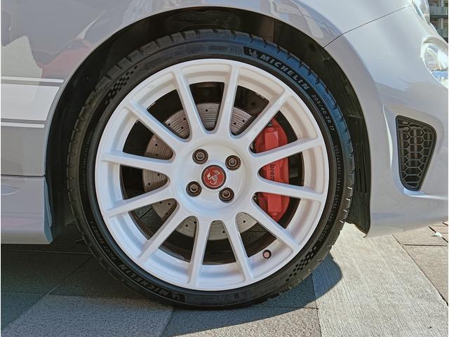 アバルト595 エッセエッセ アクラボビッチマフラー 専用デザイン純正17アルミ 専用表皮バケットシート ETC車載器 ドライブレコーダー(38枚目)