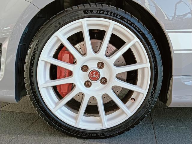 アバルト595 エッセエッセ アクラボビッチマフラー 専用デザイン純正17アルミ 専用表皮バケットシート ETC車載器 ドライブレコーダー(39枚目)