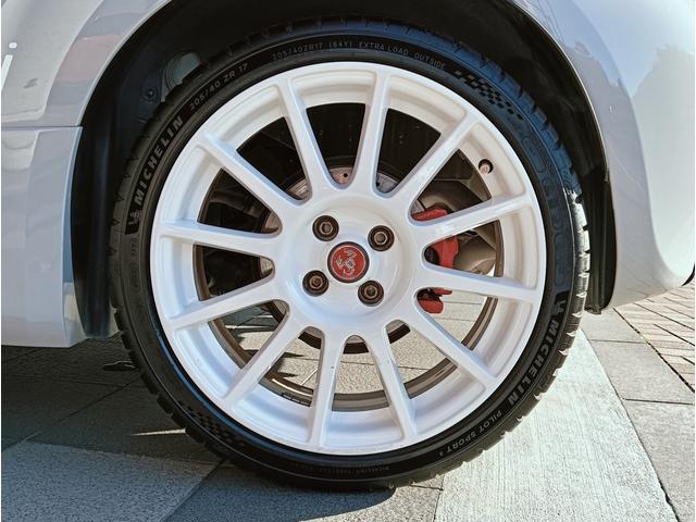 アバルト595 エッセエッセ アクラボビッチマフラー 専用デザイン純正17アルミ 専用表皮バケットシート ETC車載器 ドライブレコーダー(40枚目)