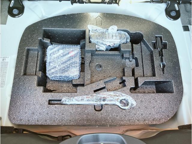 アバルト595 エッセエッセ アクラボビッチマフラー 専用デザイン純正17アルミ 専用表皮バケットシート ETC車載器 ドライブレコーダー(42枚目)