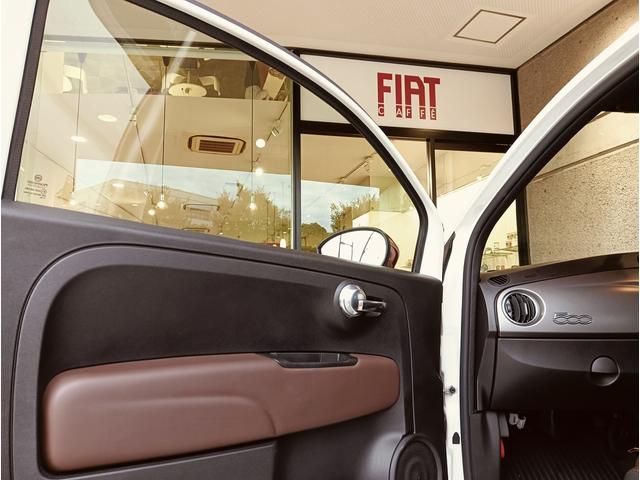 アバルト595C ツーリズモ メイクユアスコーピオン ダークブラウンレザーシート グレー幌 レッドキャリパー 電動オープントップ 純正ナビゲーション(15枚目)