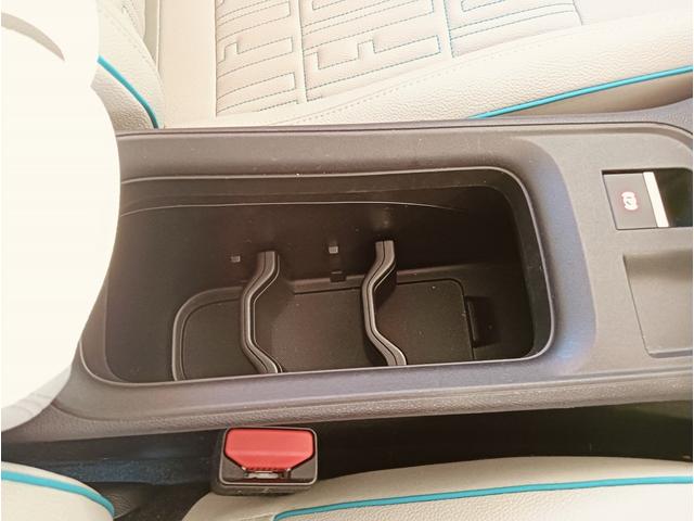 600ハイブリッド ラ プリマ アダプティブクルーズ LEDヘッドライト 電動格納ミラー 純正18インチアルミ パワーシート(25枚目)