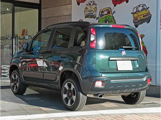 リアパーキングセンサーを装備しています。