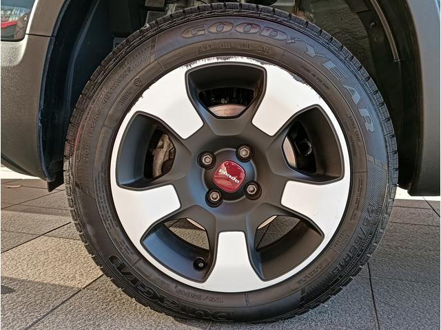 タイヤ銘柄はグッドイヤーデュラグリップです。