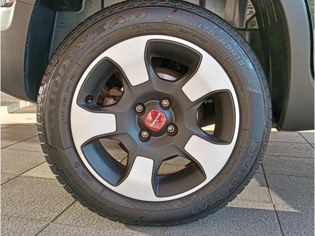 走行距離が少ないので残り溝も充分にございます。