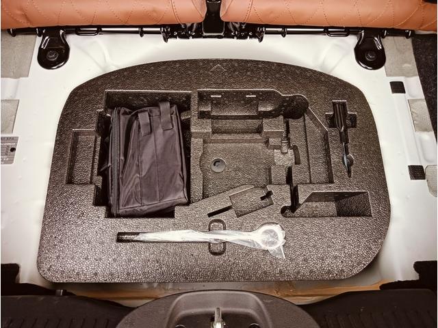 ツール類も新車時搭載のものが揃っております。