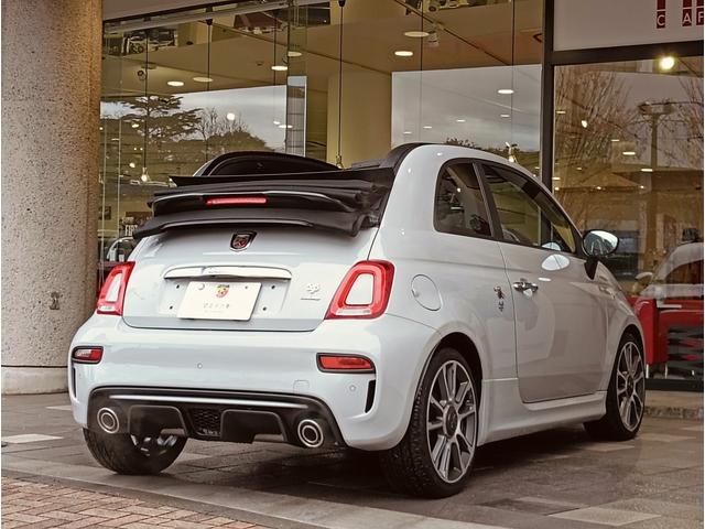 アバルト595C ツーリズモ 電動オープントップ ブラックレザーシート 純正17アルミ パドルシフト キセノンヘッドライト(6枚目)