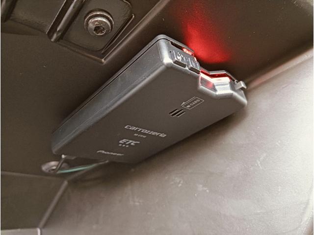 アバルト595C ツーリズモ 電動オープントップ ブラックレザーシート 純正17アルミ パドルシフト キセノンヘッドライト(21枚目)