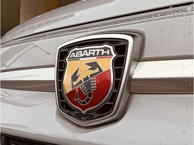 アバルト595C ツーリズモ 電動オープントップ ブラックレザーシート 純正17アルミ パドルシフト キセノンヘッドライト(30枚目)