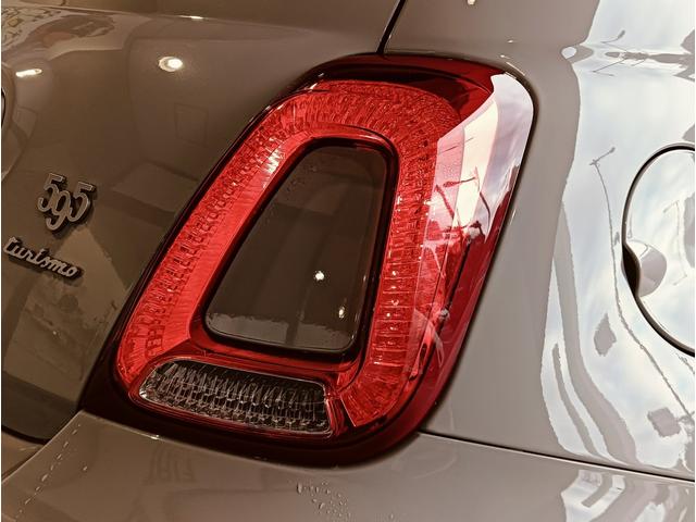 アバルト595C ツーリズモ 電動オープントップ ブラックレザーシート 純正17アルミ パドルシフト キセノンヘッドライト(36枚目)