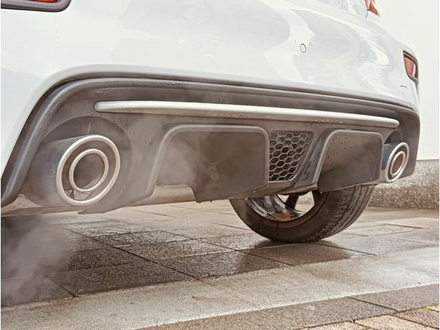 アバルト595C ツーリズモ 電動オープントップ ブラックレザーシート 純正17アルミ パドルシフト キセノンヘッドライト(37枚目)